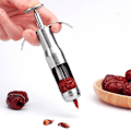 Miniatyrbild 2 av 5: Rostfritt Stål Röda Datum Jujube Pitter Körsbär Oliv Kärnborr Hemkök Frukt Kärnremover Frö Push Out Verktyg Tillbehör Betterlifefg
