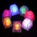 Miniatyrbilde 5 av 5: Isbiter for drikke med barlys, 7 fargerike LED-lys, vanntett isbit (Farge: Hvit)
