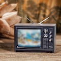Miniatyrbild 4 av 8: DollHouse Miniatyrprydnader Mini retro TV leksaksprydnader A