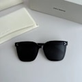 Miniatyrbillede 4 af 4: Gentle Monster Her 01 Flatba Unisex Sorte Solbriller Hvidt Sæt 2022