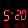 LED-väggklocka med digital display, glödande nattläge, justerbar elektronisk bordsklocka, väggklocka, dekoration, vardagsrum, LED-klocka [dB] Red