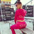 Pikkukuva 1 / 4: Damsametti Juicy Couture -verryttelypuku, kaksiosainen -1 ruusunpunainen rose Red M