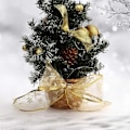 Miniatyrbild 4 av 4: Guld Organza Presentband - Julband med Tråd Presentinslagning 10m x 63mm med Paljetter och Snöflingor för Juldekorationer - Organza Band