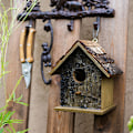Miniatyrbild 3 av 5: Miniatyr Fågelholk i Trä, Utomhus Fuktbeständig Hängande Fågelholk Fågelholk Patio Trädgård Fågelholk Med Öppning, Mjuk Textur, För Att Hålla Fåglar Varmt