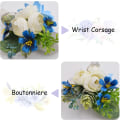 Miniatyrbillede 2 af 5: 2 stk. håndledsblomster, kunstig bryllupshåndledsblomst og boutonniere sæt brud håndblomst mænd boutonniere til bryllup, hvid og blå