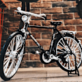 Miniatyrbillede 3 af 5: Samleobjekt Cykel Kunst Skulptur Stativ Stabil Legering Fuld af Personlighed Simuleringskunst Cykel Hjem Decor 7