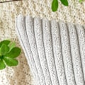 Miniatyrbillede 2 af 5: Pakke med 2 fløjls pudebetræk dekorative bløde stribede firkantede pudebetræk pudebetræk forår til sofa soveværelse stol bil 18x18 tommer Lig