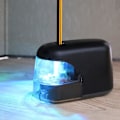 Miniatyrbillede 1 af 3: Elektrisk blyantspidser med LED-lys, der lyser, mens den spidser blyanter (sort)