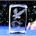 Miniatyrbillede 2 af 5: Krystalglas Bald Eagle Statuer, 3D Laser Etched Crystal Eagle Dekor Kunst, Dyre Krystalglas Terning Gravering Ornament Eagle Gaver med Gave(4x4x6cm)