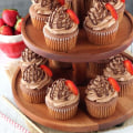 Miniatyrbillede 4 af 5: 100 stk. hvide cupcake papir engangs små muffin cupcake wrapper papir kasser til dekorationer, fødselsdagsfest, feriebryllup