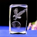 Miniatyrbillede 4 af 5: Krystalglas Bald Eagle Statuer, 3D Laser Etched Crystal Eagle Dekor Kunst, Dyre Krystalglas Terning Gravering Ornament Eagle Gaver med Gave(4x4x6cm)