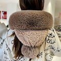 Pikkukuva 4 / 5: Naisten pyöräilytuulenpitävä huivihattu Talvinen kaulaliina Lämmin fleece-naamio Termohuppu Pompomilla hiihtämiseen pyöräilyyn One Size,Beige