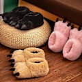 Miniatyrbild 5 av 5: Plushtofflor med tecknad björntass - söta djurtofflor för inomhusbruk brown