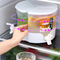 Miniatyrbillede 7 af 10: Kold kedel roterende isvand juice spand med hane 3 gitre stor kapacitet husholdning køleskab vand spand