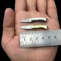 Miniatyrbild 4 av 8: Mini Mässing Vikbar Akryl Sharp EDC självförsvar Bärbar nyckel B