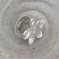 Miniatyrbild 7 av 8: Lätt Lyx Stor Blomma Form Öppna Ringar Överdriven Justerbar Gold