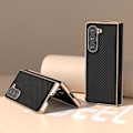 Miniatyrbillede 3 af 5: Elektropletning kulfiber tekstur PU læderbelagt PC telefoncover til Samsung Galaxy Z Fold5 5g Black
