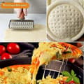 Miniatyrbillede 5 af 5: Bageværktøj Rustfrit Stål Pizza Kiks Kagerulle Prikker Træhåndtag