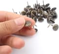 Miniatyrbild 2 av 5: 100 st bronsklädda möbelspikar med blommönster Vintage