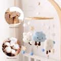 Miniatyrbilde 2 av 5: Baby Chime med filtballer skyer stjerner babymobil tremobil
