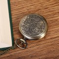 Miniatyrbilde 4 av 4: Lommeleke Doctor Who med anheng og kjede i retrostil, i