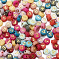Miniatyrbilde 2 av 5: Bokstavperler 1000 stk. Alfabetperler Fargerike perler med sølvbokstaver Akrylperler Bokstavperler, for armbånd DIY Barnejewelry