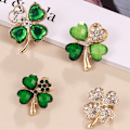 Miniatyrbillede 1 af 5: Firkløver Brosche Pin Grøn Rhinestone Brosche Legering Krystal Tørklæde Clip Krystal Brosche Pin Jule Brosche Pin Luc