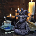 Miniatyrbillede 3 af 5: Sort Magi Halskæde Skulptur Harpiks Håndværk Ornamenter Dyr
