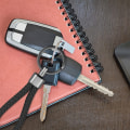 Pikkukuva 2 / 3: 2-osainen punottu nahkainen avaimenperä, PU-avaimenperä autoon Porte Clef Wom