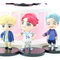 Miniatyrbilde 4 av 5: 7-delt BTS Mini Idol Luxury Character Game Set Cake Topper BTS Boy