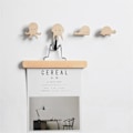Miniatyrbild 5 av 5: Set med 4 väggkrokar i trä för barnrum i djurform - Ideal f