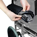 Miniatyrbillede 2 af 5: Armlæn til kørestol (par) - Memory Foam Fåreskindspude