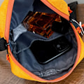Miniatyrbild 4 av 5: PATA Liten Crossbody Väska för Män, Mini Messenger Väska Axelväska för Telefon Pass Yellow