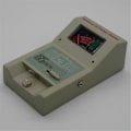 Miniatyrbild 3 av 5: Quartz Klocka Batteritestare 1.5V 3V Knappcell Spole Klockpuls Testare Analysator Batteriverktyg