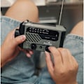 Miniatyrbilde 3 av 4: Radio for utendørs bruk, sveiv- og solcelledrevet, multifunksjonell