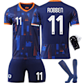 Pikkukuva 4 / 5: EM 2024 Alankomaat jalkapallopaita nro 4 Van Dijk 10 Depay 11 Robben 21 De Jong paitasetti Koko 10 sukkien kanssa