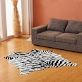 Miniatyrbild 3 av 4: Matta i läderimitation med zebra/ko/get-tryck - Naturlig heminredning - 110x75 cm