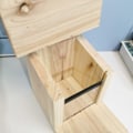 Miniatyrbillede 5 af 5: Egern Foderautomat Vejrbestandig I Fremstillet af Skruet Massivt Træ Foderstation I Foderstation Egern Kobel Egern Hus