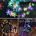 Miniatyrbilde 2 av 5: Fargede Snøfnugglys, 50 LED 4,9 meter Snøfnugg Julelys med Fjernkontroll, 8 Moduser LED Lyslenke Vanntett, Dimbar Batteridrevet Julebelysning