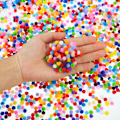 Miniatyrbild 2 av 7: Skaparglädje: 2000 Mini Pom Pom-bollar, Blandade Färger, Främjar Kreativitet I DIY-Dekorationer, Perfekt För Jul Och Hobbymaterial, 6Mm