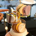 Miniatyrbillede 4 af 5: Multi Layer Powder Puff Organizer Åndbar Støvfri Øreringe Roterende Beholder til Hjemmet, 3 Lag, Hvid