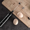 Miniatyrbild 2 av 5: Inbyggd Uppladdningsbar Batteridriven Mixer, 3 Hastigheter Justerbar Portabel Mixer för Kaffe, Latte, Varm Choklad, Lättanvänd Mixer (Svart)