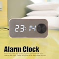 Miniatyrbild 4 av 5: Trådlös Bluetooth-högtalare Multifunktion Brusreducerande Temperaturdisplay Röstmeddelande FM-radio Spegelväckarklocka