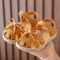 Miniatyrbillede 1 af 8: Små piges sandaler bløde skridsikre såler lukket tå søde lette små børns sommersko brune omkring 13,5 cm i 22 yards