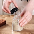 Miniatyrbild 3 av 5: Kryddströare med automatisk flippdesign, genomskinliga glasbehållare för enkel överblick, helt förseglade för att förhindra fukt, perfekt för utomhusbruk