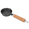 Miniatyrbilde 4 av 5: 10CM støpejernspanne med trehåndtak Egg Stekepanne Mini Flat Bottomed Pancake Pan Kjøkkenredskaper