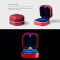 Miniatyrbillede 1 af 2: LED Ring Box Ottekantet Fløjls Bryllupsring Etui Smykke Gaveæske med LED Lys til Smykkevisning Bryllup Forlovelse