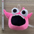 Miniatyrbild 2 av 2: DB Den nya trädgården i Banban plysch Banban trädgårdsspel runt plyschdocka leksaksdocka-Xin Pink Big Mouth