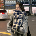 Miniatyrbild 1 av 4: 2023 Vinter Cashmere Tjock Rutad Scarf Kvinnor Män Lyx Lång Mjuk Varm Hals Tjock Ensfärgad Sjalar Presenter Höst Utomhus blå