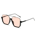 Miniatyrbild 3 av 4: Women's Sunglasses  A Modern and Elegant Look for Every Encounter
